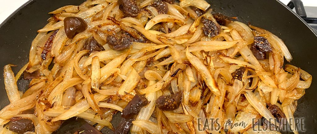 Onions before baking the onion tarte tatin